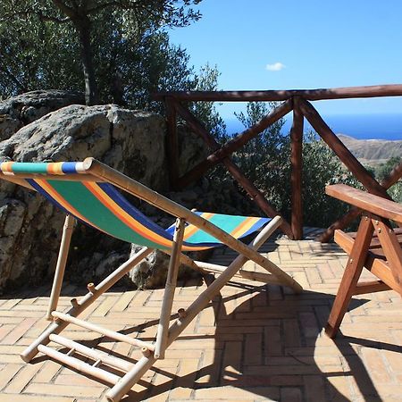 Rocca Del Vento Bed & Breakfast San Pantaleone Eksteriør bilde