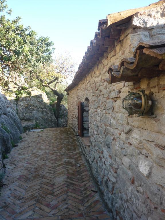 Rocca Del Vento Bed & Breakfast San Pantaleone Eksteriør bilde