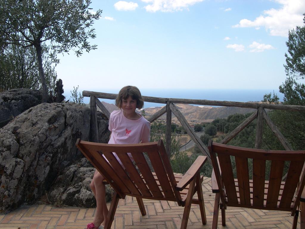 Rocca Del Vento Bed & Breakfast San Pantaleone Rom bilde